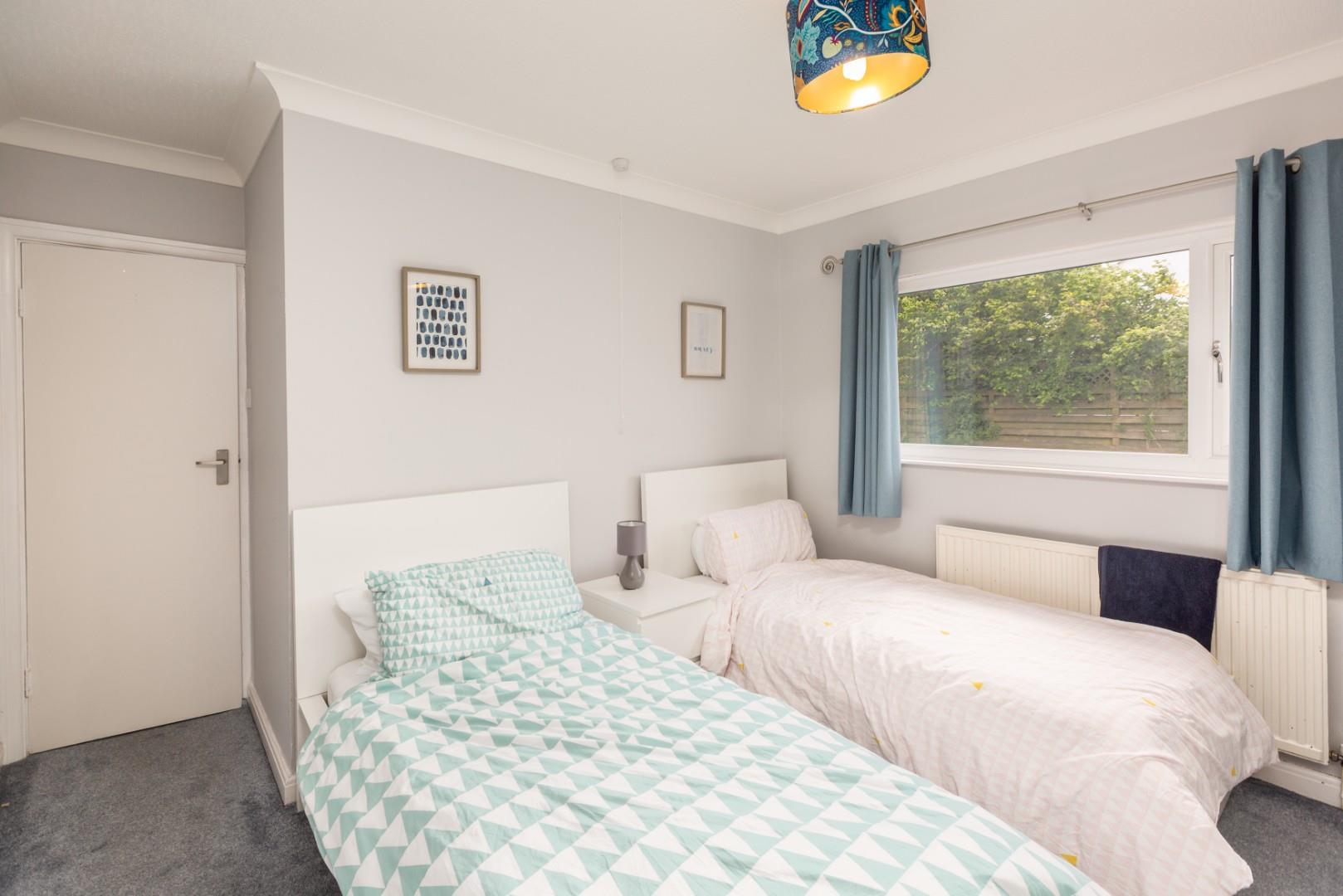 Overland Close, Mumbles, Swansea, SA3 4LR